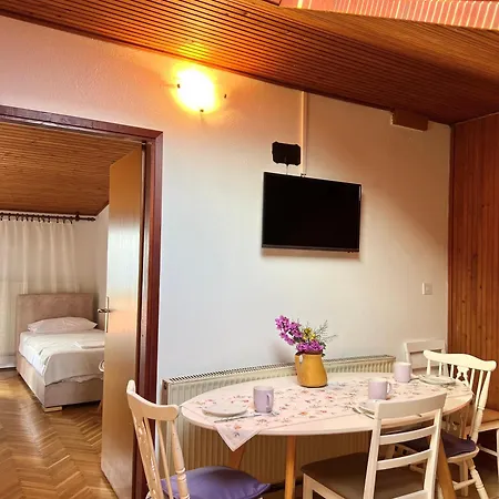 Rubin Apartment *